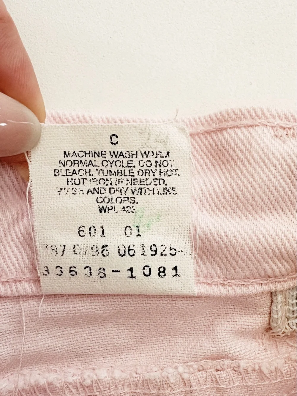 Vintage Y2K Levi’s Orange Tab Denim Shorts in Pale Pink Size 2T